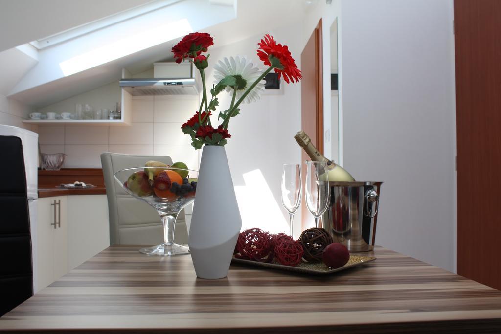 Apartments Villa Lili Umag Quarto foto