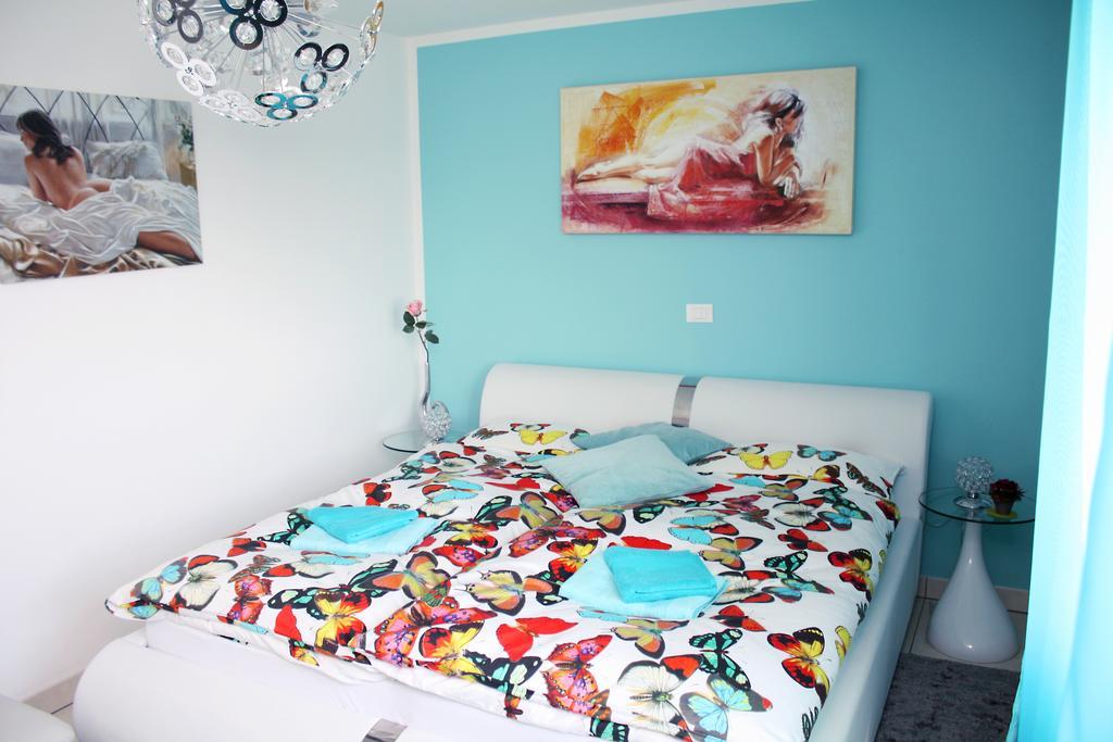 Apartments Villa Lili Umag Quarto foto