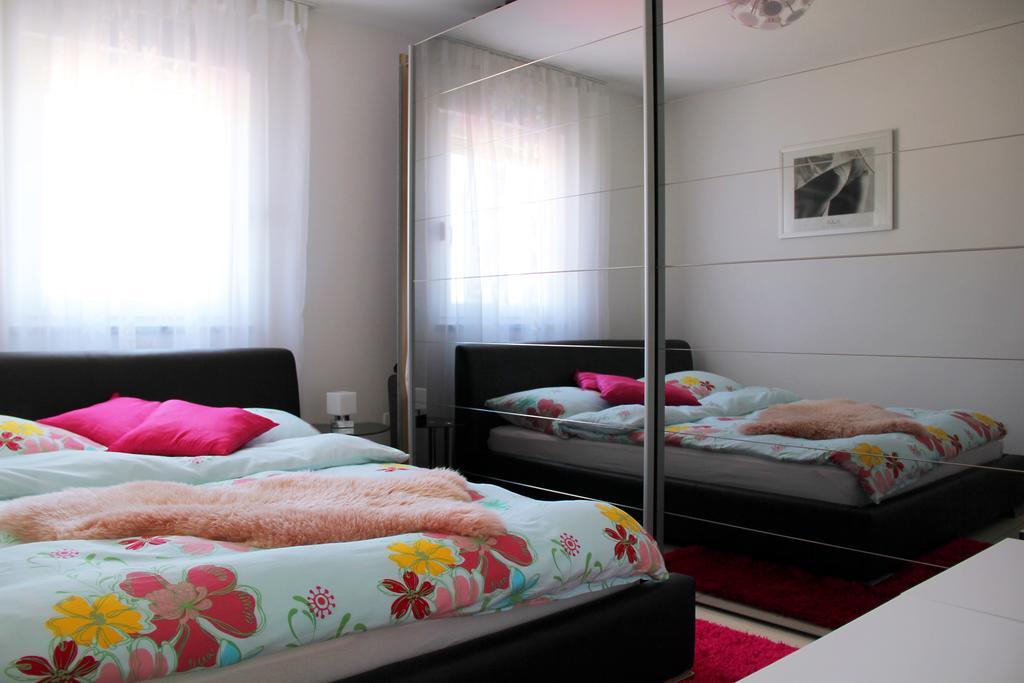 Apartments Villa Lili Umag Quarto foto